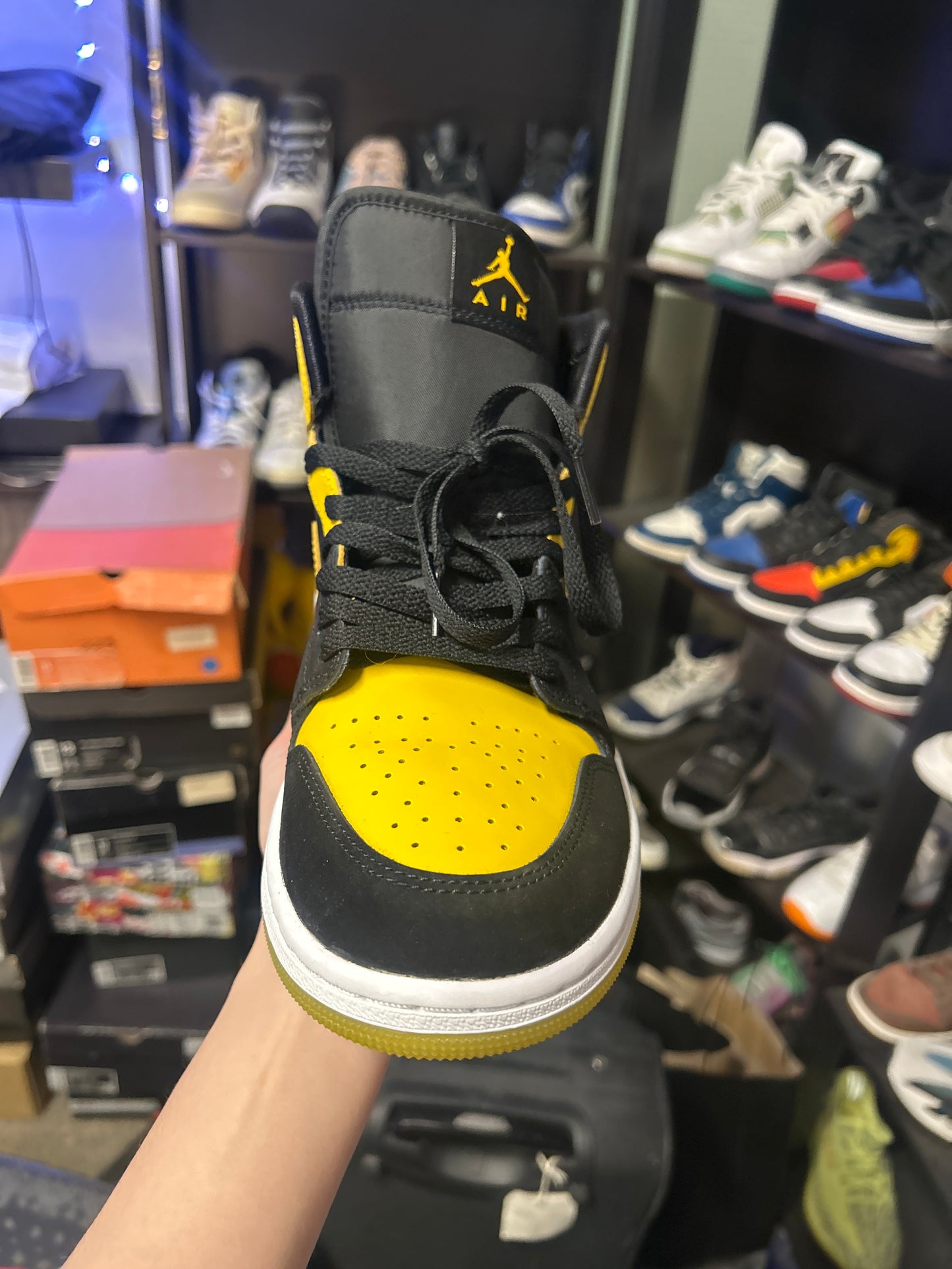 Jordan 1 Mid New Love (2025) (US 10) (used)