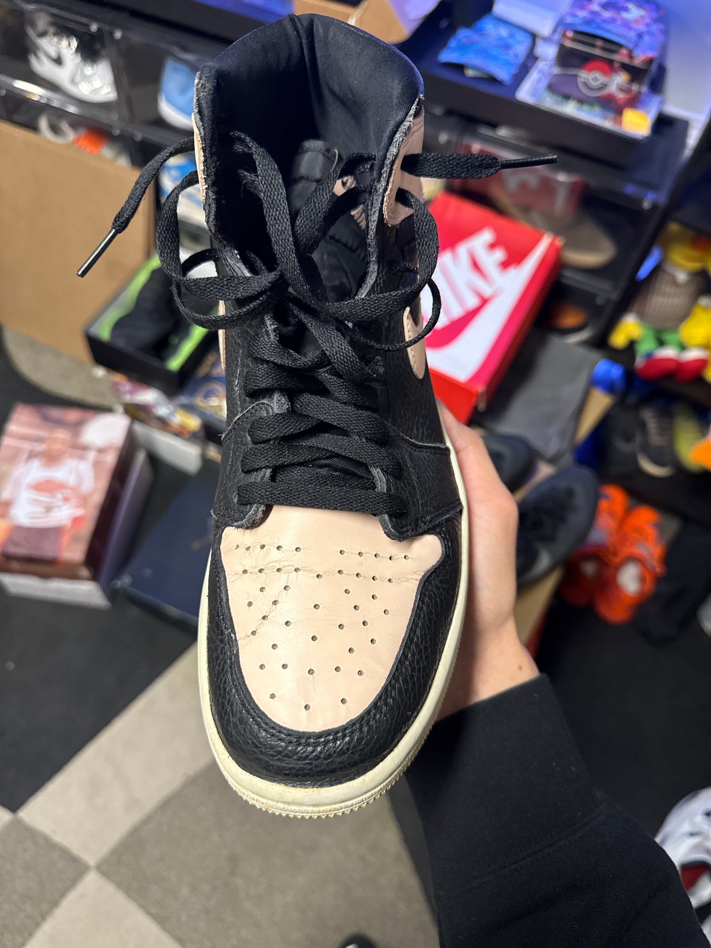 Jordan 1 Retro High Black Crimson Tint (US 10.5) / USED NO BOX