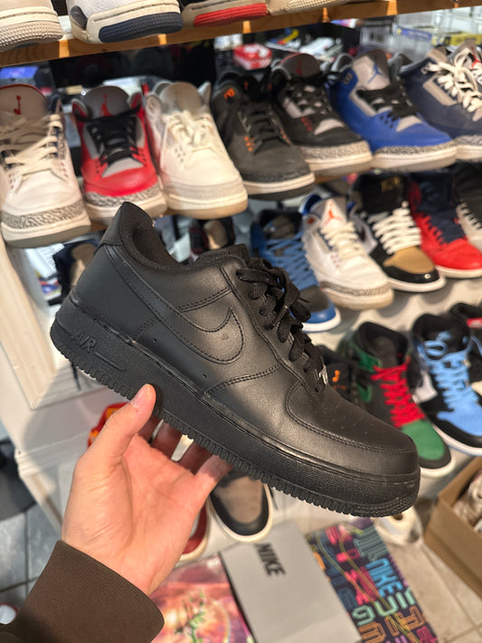 Nike Air Force 1 Low '07 Black (US 9.5)/ USED