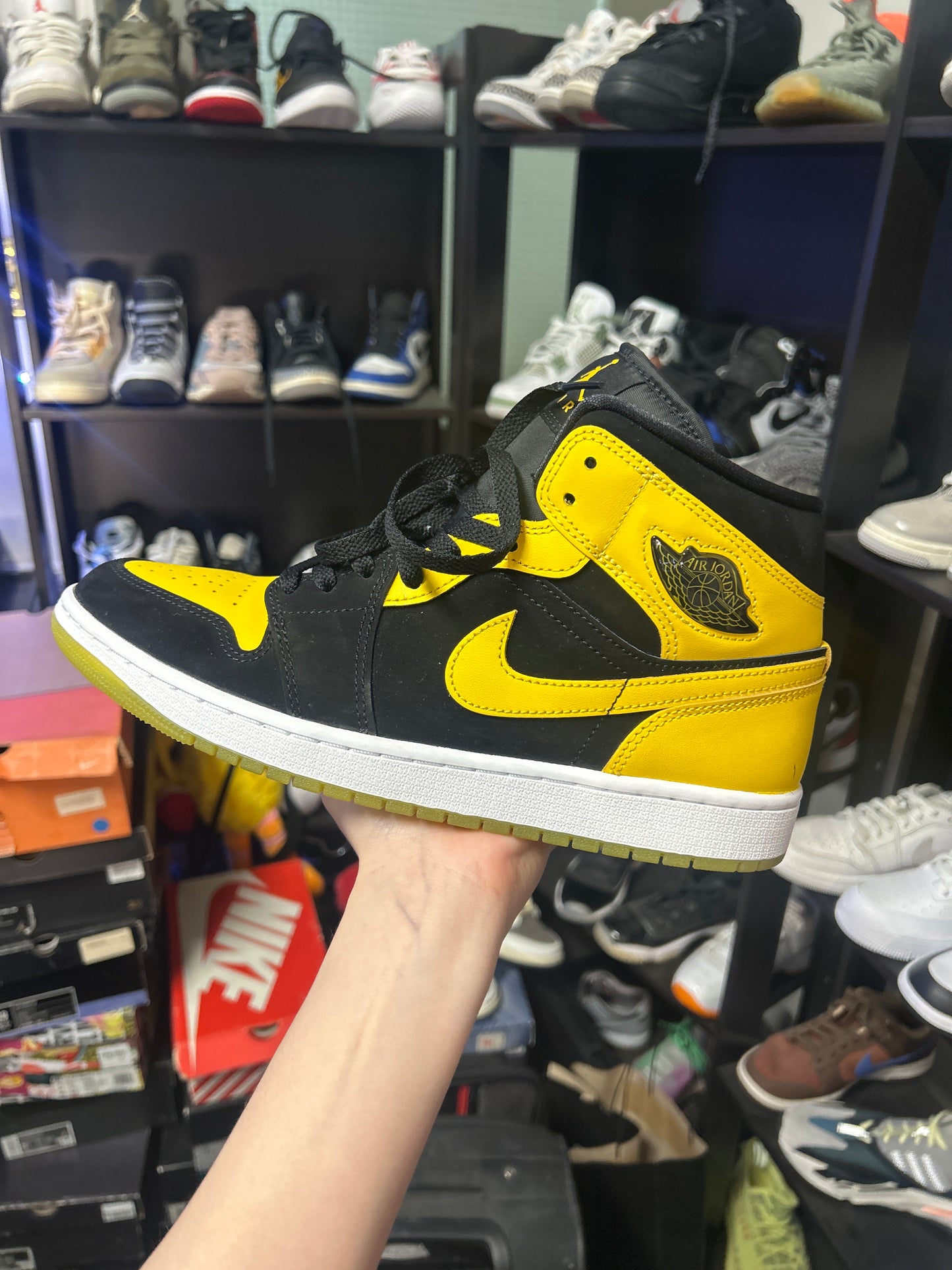 Jordan 1 Mid New Love (2025) (US 10) (used)