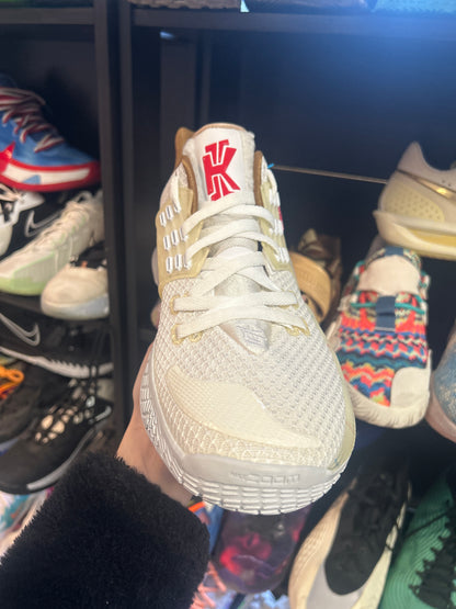 Nike Kyrie 2 Low Spongebob Sandy Cheeks (House of Hoops Special Box) (US 11) (used)