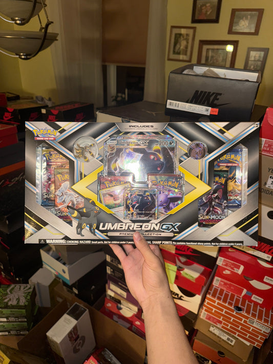 Umbreon GX box clean