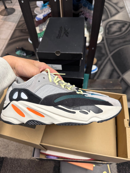 adidas Yeezy Boost 700 Wave Runner (US 10) / USED