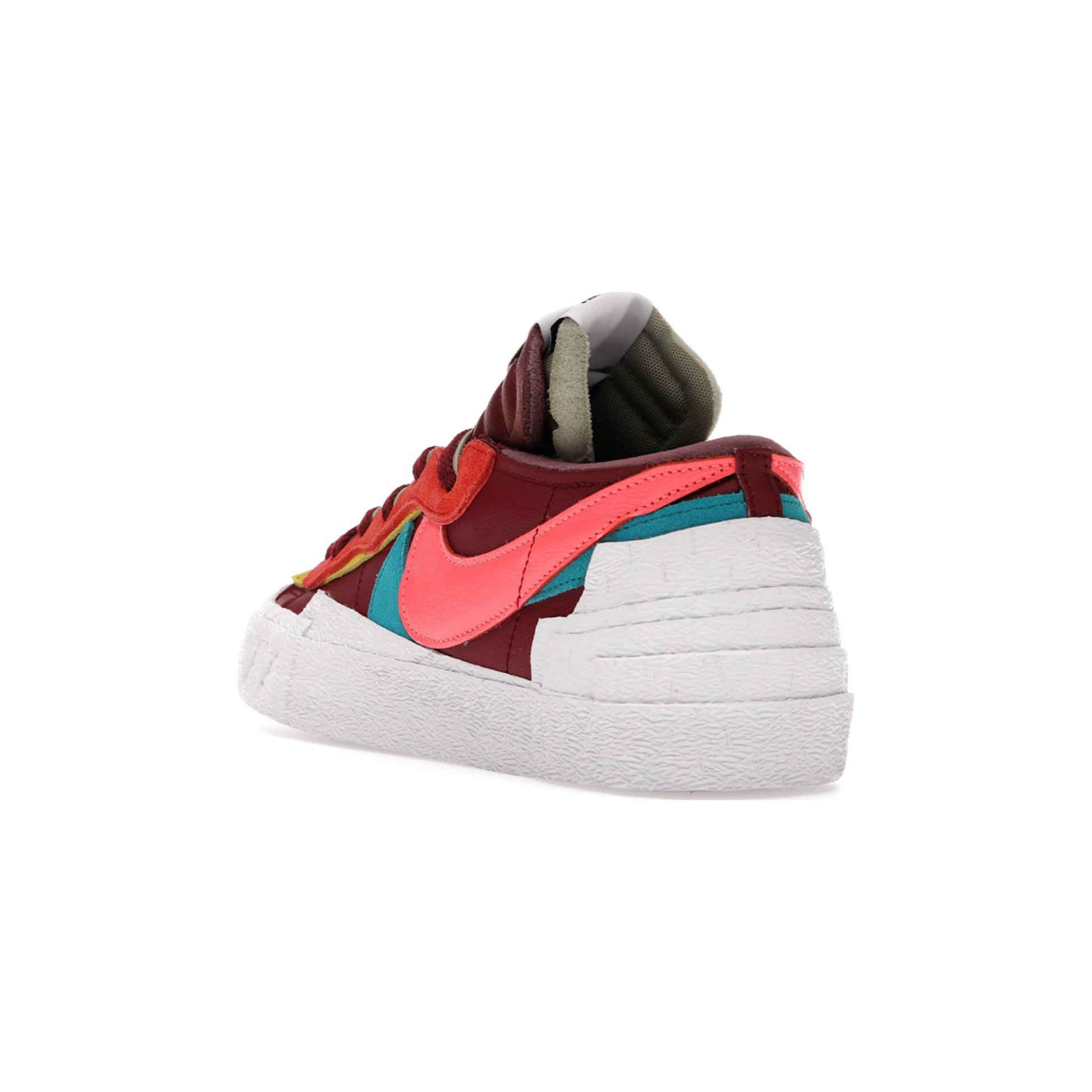 nike_blazer_low_sacai_kaws_red_2