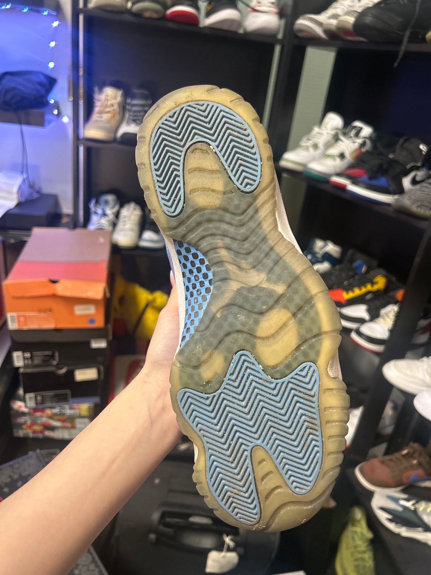 Jordan 11 Retro Low University Blue (2017) (US 10) (used)