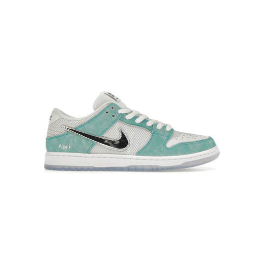 nike_sb_dunk_low_april_skateboards_0